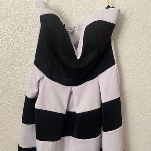 Daisy, size medium, strapless mini dress